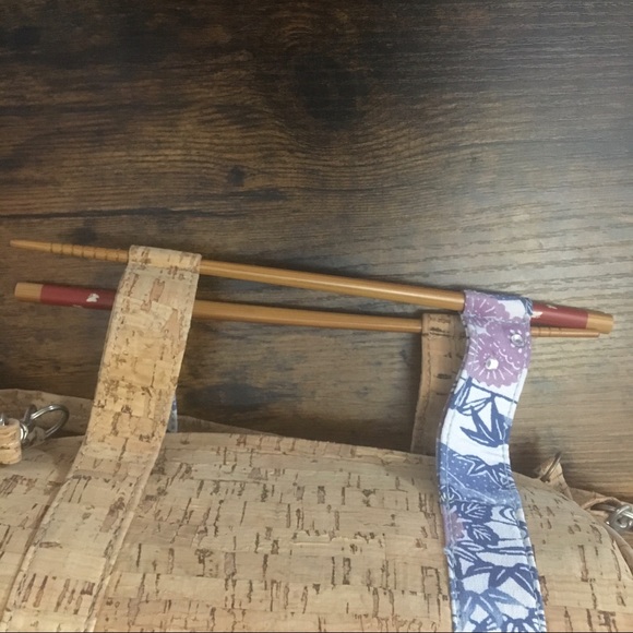 Vintage natural cork kimono cylinder crossbody bag - Picture 7 of 11